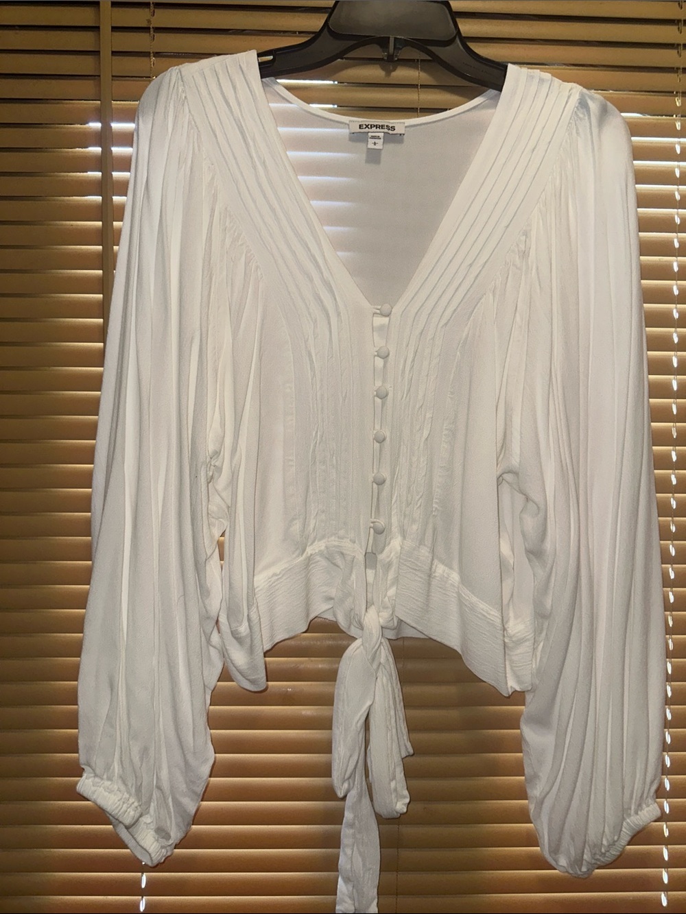 Express White V-Neck Button Tie-Hem Blouse